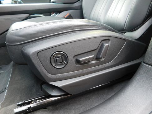 Used 2021 Audi e-tron Premium w/ Convenience Plus Package AWD/4WD image 21