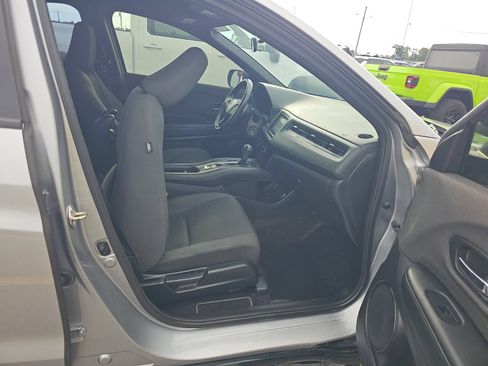 Used 2019 Honda HR-V Sport image 11