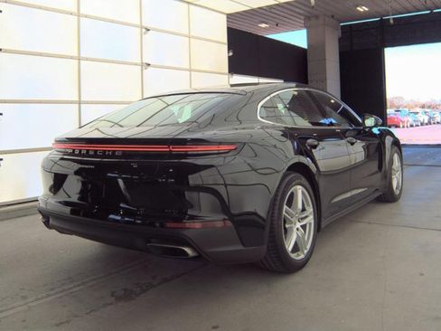 Used 2025 Porsche Panamera w/ Premium Package image 2