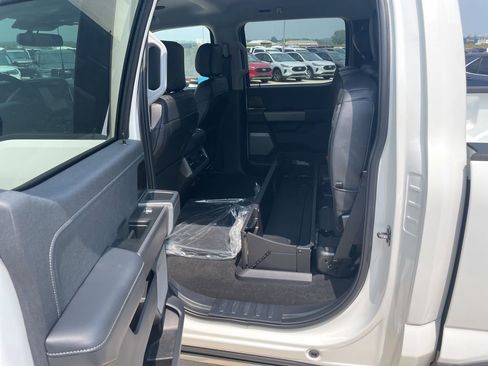 New 2025 Ford F250 Lariat w/ Lariat Ultimate Package image 25