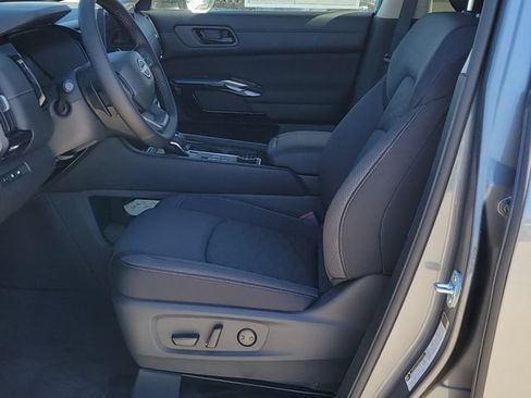 New 2026 Nissan Pathfinder SV w/ SV Premium Package AWD/4WD image 6