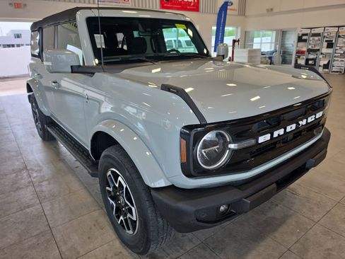 Used 2023 Ford Bronco Outer Banks AWD/4WD image 5