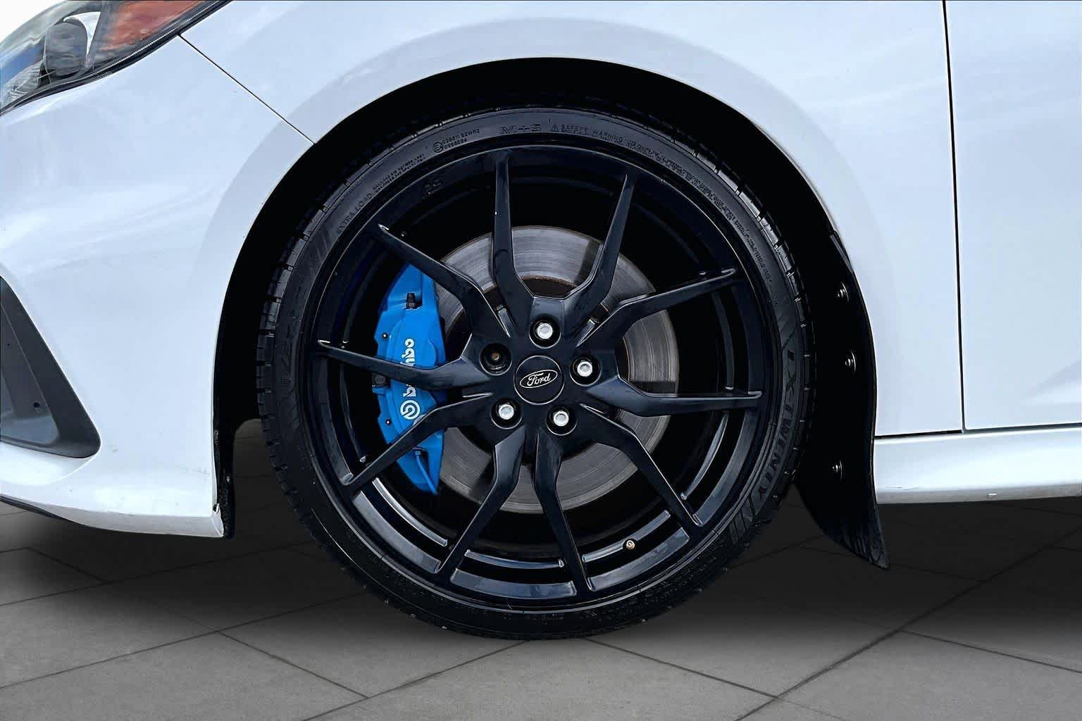Used 2017 Ford Focus RS AWD/4WD image 9