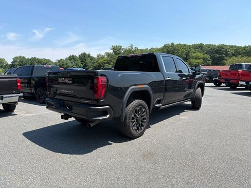 Used 2024 GMC Sierra 2500 Denali w/ Technology Package AWD/4WD image 3