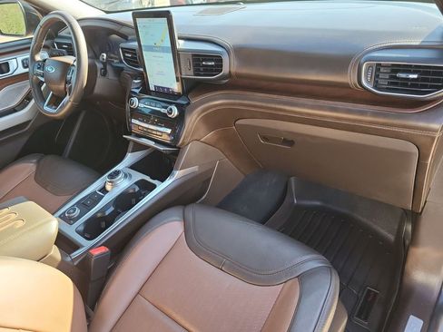 Used 2022 Ford Explorer King Ranch w/ Premium Technology Package image 30