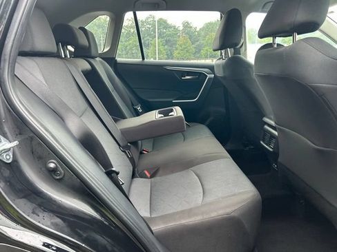 Used 2025 Toyota RAV4 XLE AWD/4WD image 45