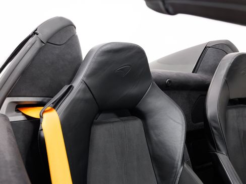 Used 2020 McLaren 600LT Spider RWD image 40