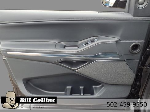 New 2025 Lincoln Navigator Reserve w/ Jet Appearance Package image 16