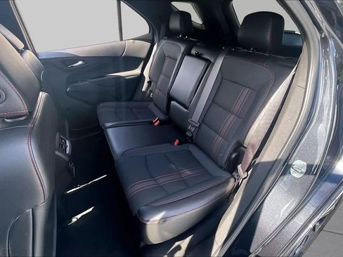 Used 2023 Chevrolet Equinox RS FWD image 19