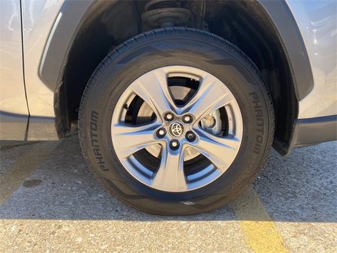 Used 2025 Toyota RAV4 XLE image 9