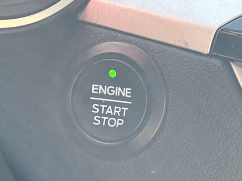 Used 2020 Ford Escape SE FWD image 19