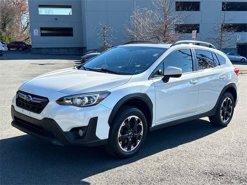 Used 2021 Subaru Crosstrek 2.0i Premium w/ Moonroof Package image 2