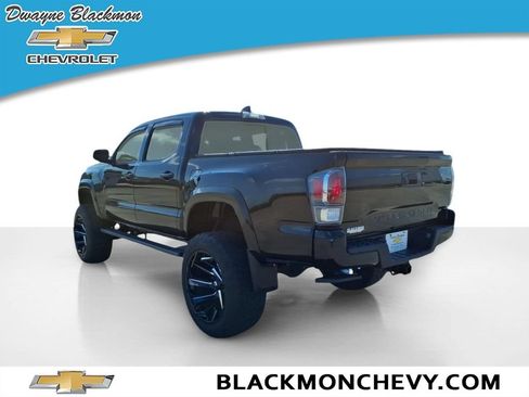 Used 2023 Toyota Tacoma TRD Sport AWD/4WD image 5