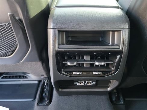 Used 2023 Jeep Grand Cherokee Laredo X image 27