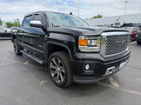 Used 2015 GMC Sierra 1500 Denali w/ Driver Alert Package AWD/4WD image 4