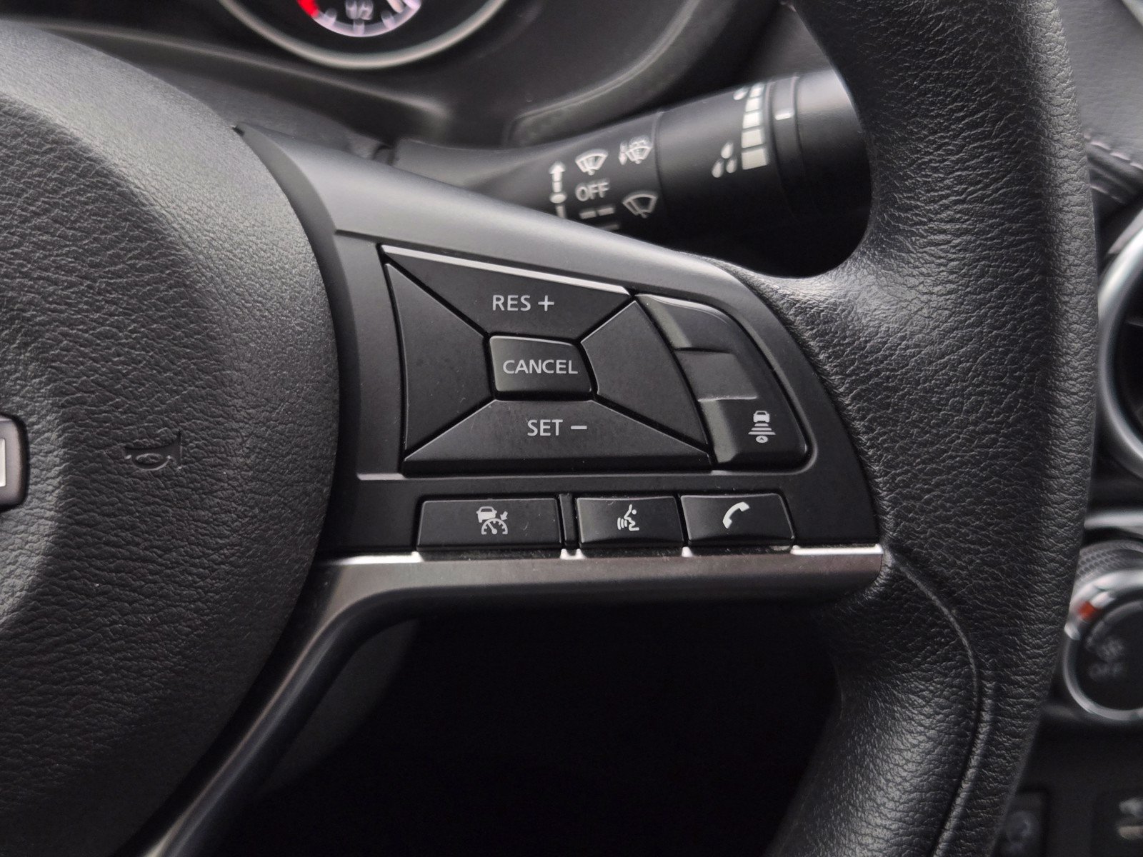 Used 2025 Nissan Sentra SV FWD image 18