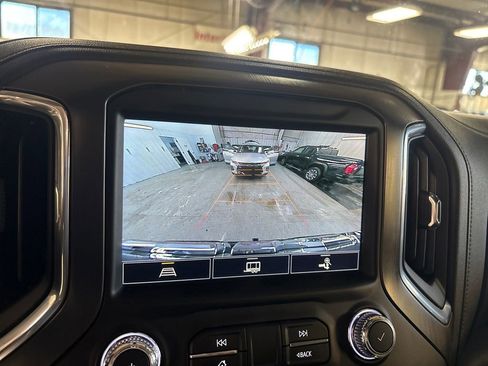 Certified 2021 GMC Sierra 1500 AT4 w/ AT4 Premium Package AWD/4WD image 24