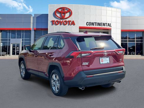 Used 2023 Toyota RAV4 XLE AWD/4WD image 3