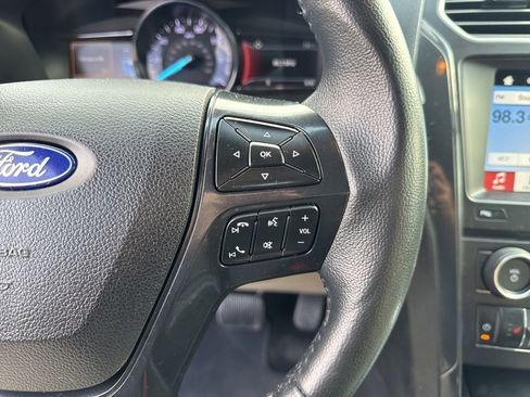 Used 2018 Ford Explorer XLT w/ Equipment Group 202A image 48
