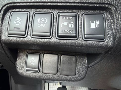 Used 2016 Nissan Leaf SV FWD image 9