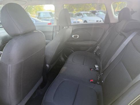 Used 2015 Kia Soul + FWD image 20