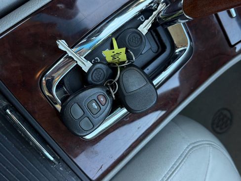 Used 2009 Buick Lucerne CXL image 29