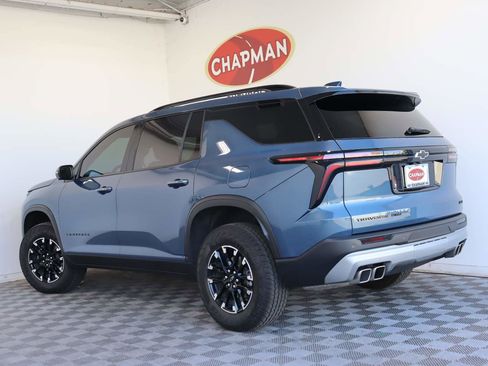 Used 2025 Chevrolet Traverse Z71 w/ Driver Confidence Package AWD/4WD image 4