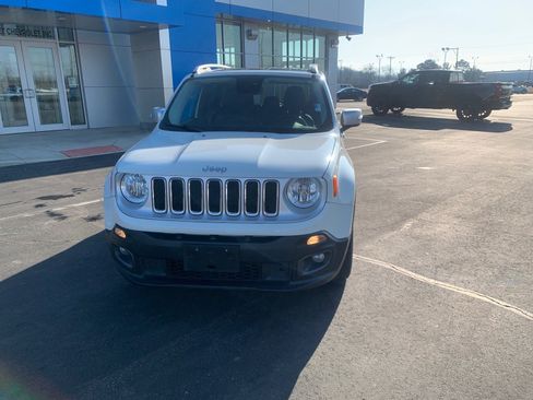 Used 2016 Jeep Renegade Limited image 2