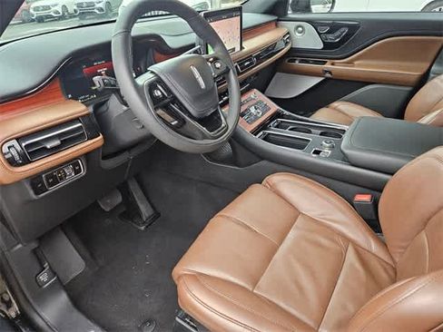 Used 2024 Lincoln Aviator Reserve w/ Equipment Group 201A image 2