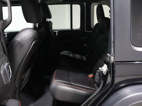 Used 2024 Jeep Wrangler Unlimited Rubicon w/ Convenience Group image 18