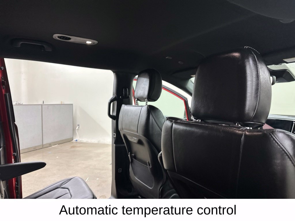Used 2025 Chrysler Pacifica Select FWD image 23