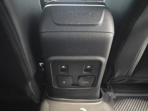 Used 2024 Ford Bronco Wildtrak image 25