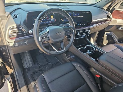 Used 2024 Chevrolet Traverse Z71 w/ Enhanced Driving Package AWD/4WD image 17