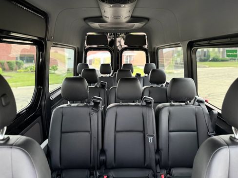 Used 2024 Mercedes-Benz Sprinter 2500 image 14