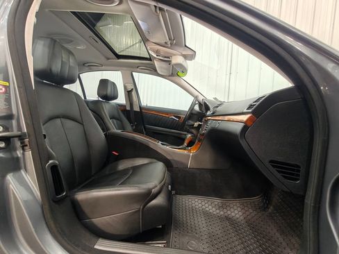 Used 2008 Mercedes-Benz E 550 4MATIC Sedan image 20