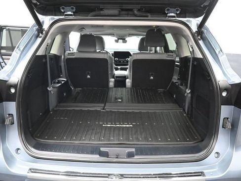 Used 2023 Toyota Highlander Limited AWD/4WD image 33