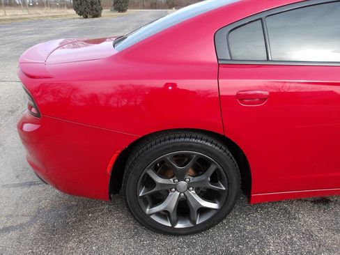 Used 2015 Dodge Charger R/T w/ Plus Group image 33