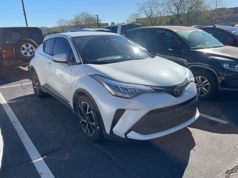 Used 2020 Toyota C-HR XLE image 5