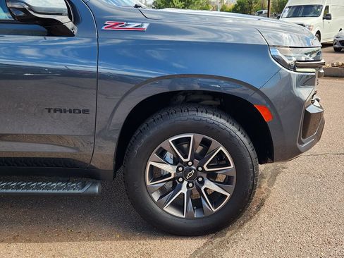 Used 2021 Chevrolet Tahoe Z71 w/ Luxury Package AWD/4WD image 29