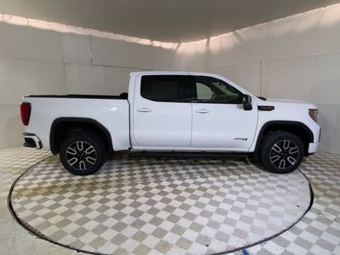 Certified 2022 GMC Sierra 1500 AT4 w/ AT4 Preferred Package image 9