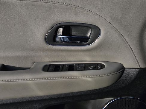 Used 2018 Honda HR-V EX-L image 21