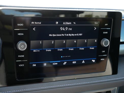 New 2025 Volkswagen Taos SE image 11