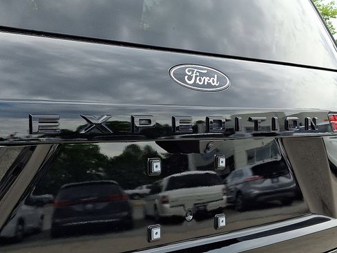 Certified 2025 Ford Expedition Max Platinum w/ Stealth Performance Package AWD/4WD image 35