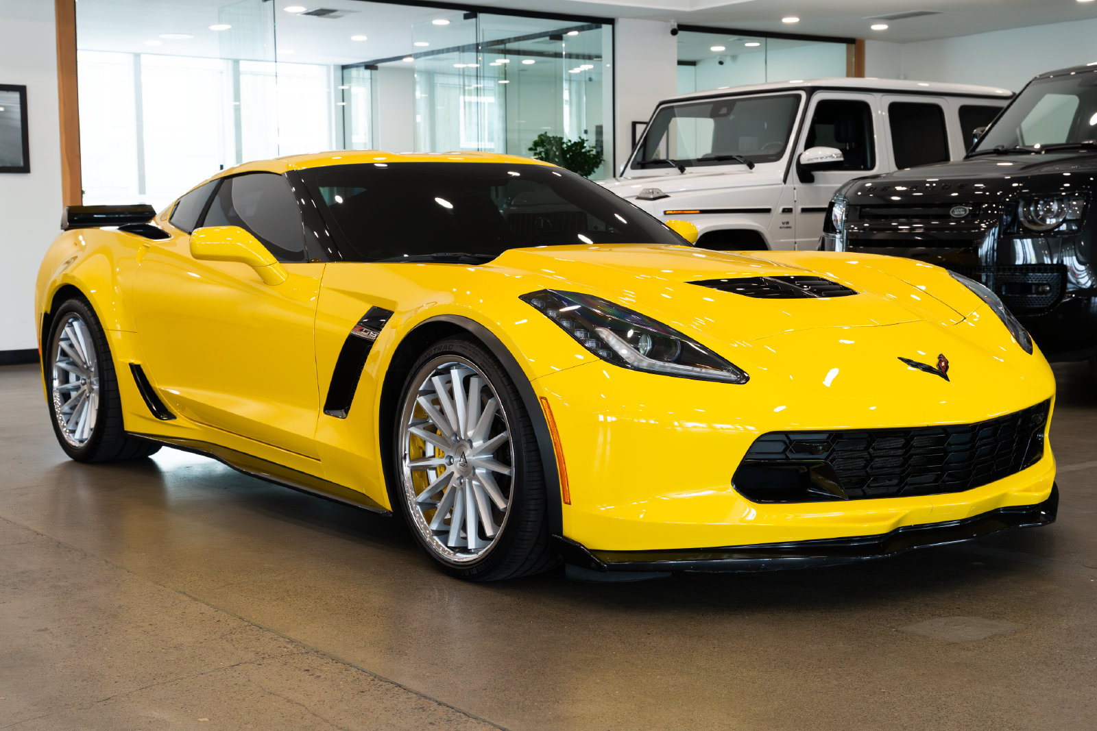 Used 2019 Chevrolet Corvette Z06 RWD image 3