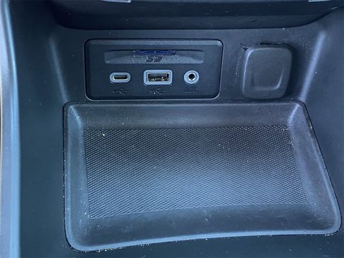 Used 2024 GMC Terrain SLT image 26