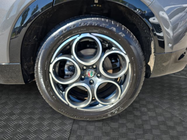 Used 2024 Alfa Romeo Tonale Ti AWD/4WD image 38