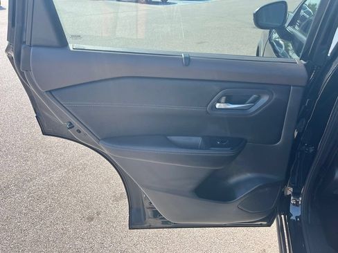 Used 2023 Nissan Rogue SV w/ SV Premium Package AWD/4WD image 12