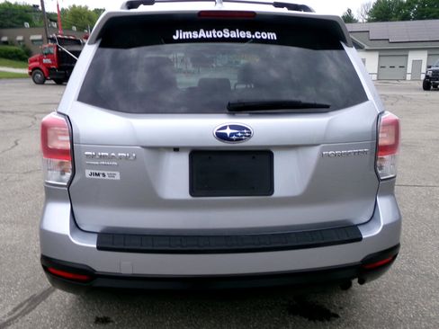 Used 2018 Subaru Forester 2.5i Premium w/ All-Weather Package image 5