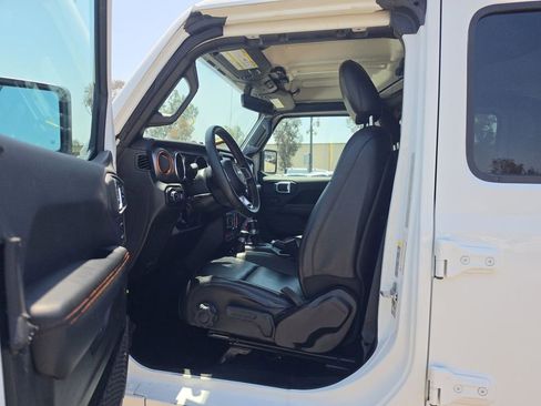 Used 2022 Jeep Gladiator Mojave w/ LED Lighting Group AWD/4WD image 4
