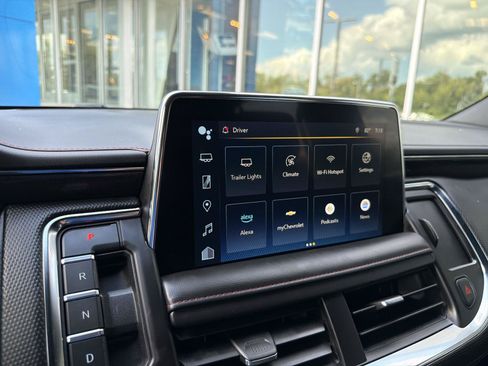 Used 2022 Chevrolet Tahoe RST w/ Luxury Package AWD/4WD image 28